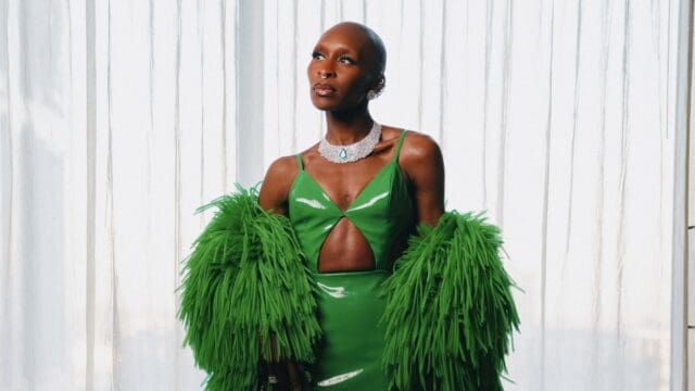 《魔法壞女巫》Cynthia Erivo 以綠色 Louis Vuitton 塑料裙打造出讓人驚嘆的 Elphaba 華麗造型